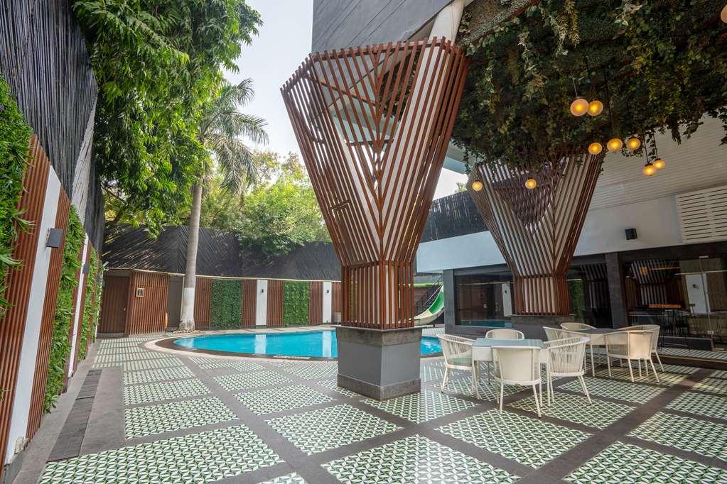 Park By Radisson Lajpat Nagar Hotel *
